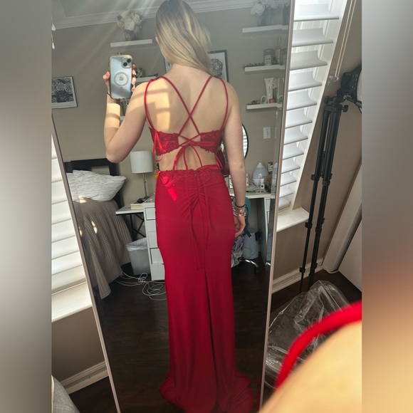 Hot red prom dress! - Picture 9 of 10